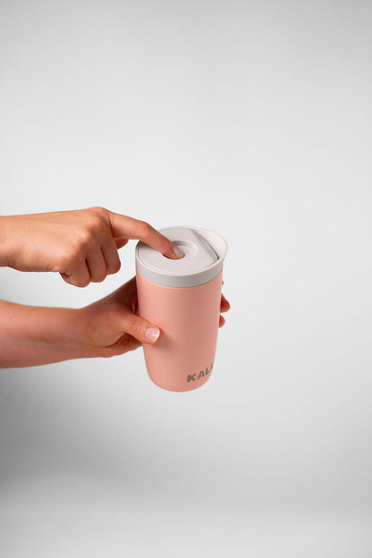 KALU Sunrise Coral travel cup - one-click leak-proof lid open